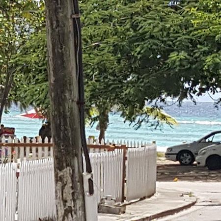 Worthing Beach Apartments 브리지타운 외부 사진