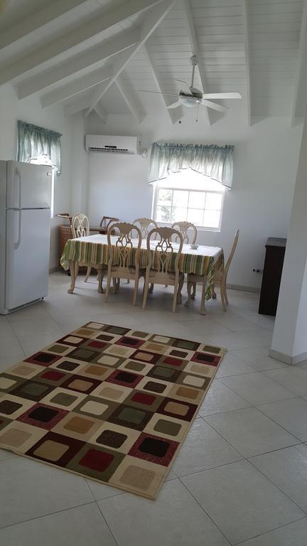 Worthing Beach Apartments 브리지타운 외부 사진
